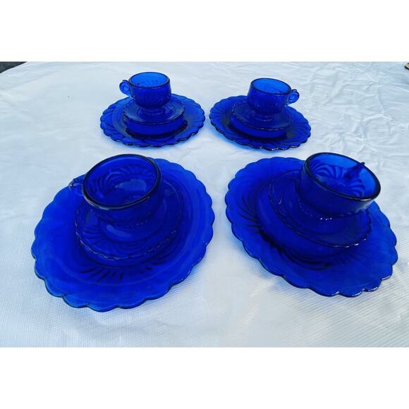 Vintage Doll Size Place Setting Cobalt Blue Glass 4 Plates 4 Teacups 4 Saucers - Picture 2 of 16